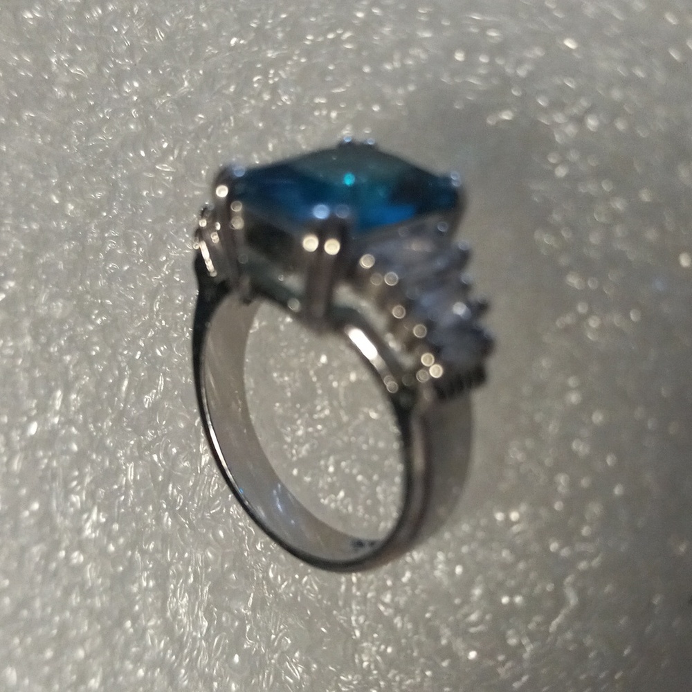 Ladies ring - Picture 3 of 3
